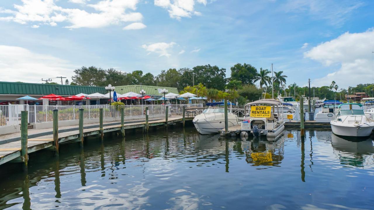 Heated Pool, Fireplace, 70" Tv, Waterfront & More! Sarasota megye Kültér fotó