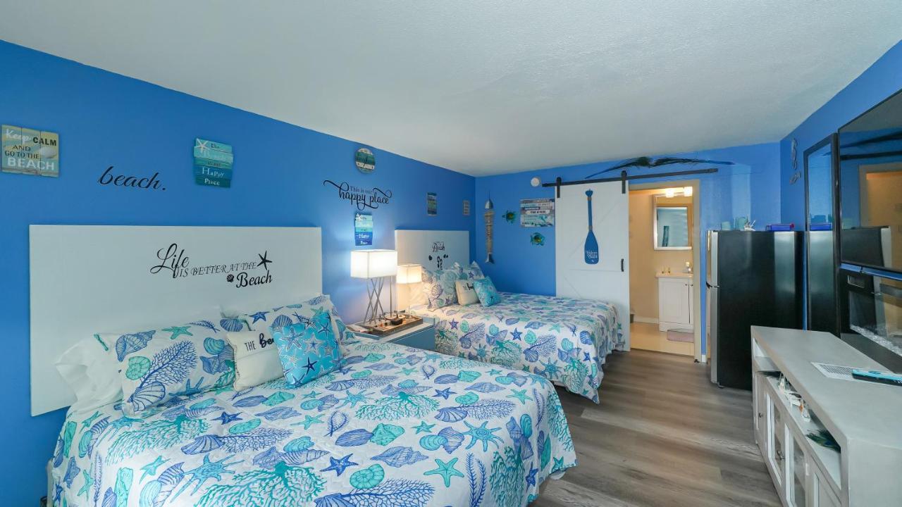 Heated Pool, Fireplace, 70" Tv, Waterfront & More! Sarasota megye Kültér fotó