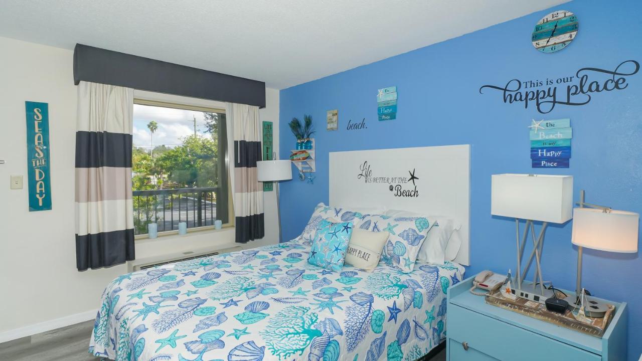 Heated Pool, Fireplace, 70" Tv, Waterfront & More! Sarasota megye Kültér fotó