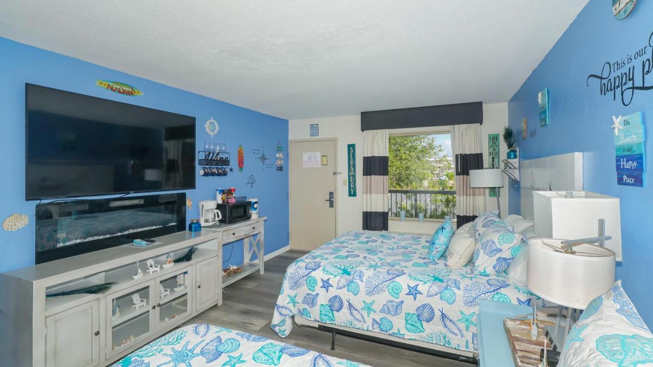 Heated Pool, Fireplace, 70" Tv, Waterfront & More! Sarasota megye Kültér fotó