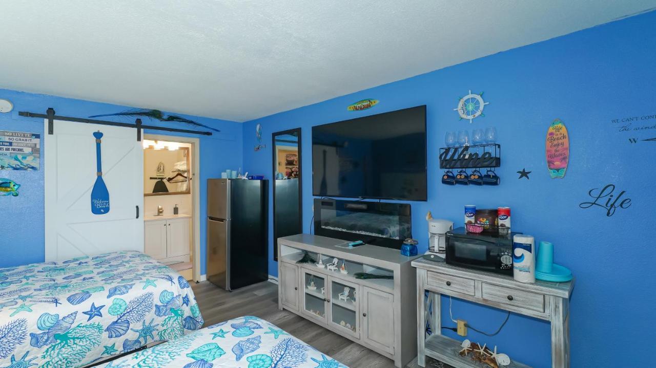 Heated Pool, Fireplace, 70" Tv, Waterfront & More! Sarasota megye Kültér fotó