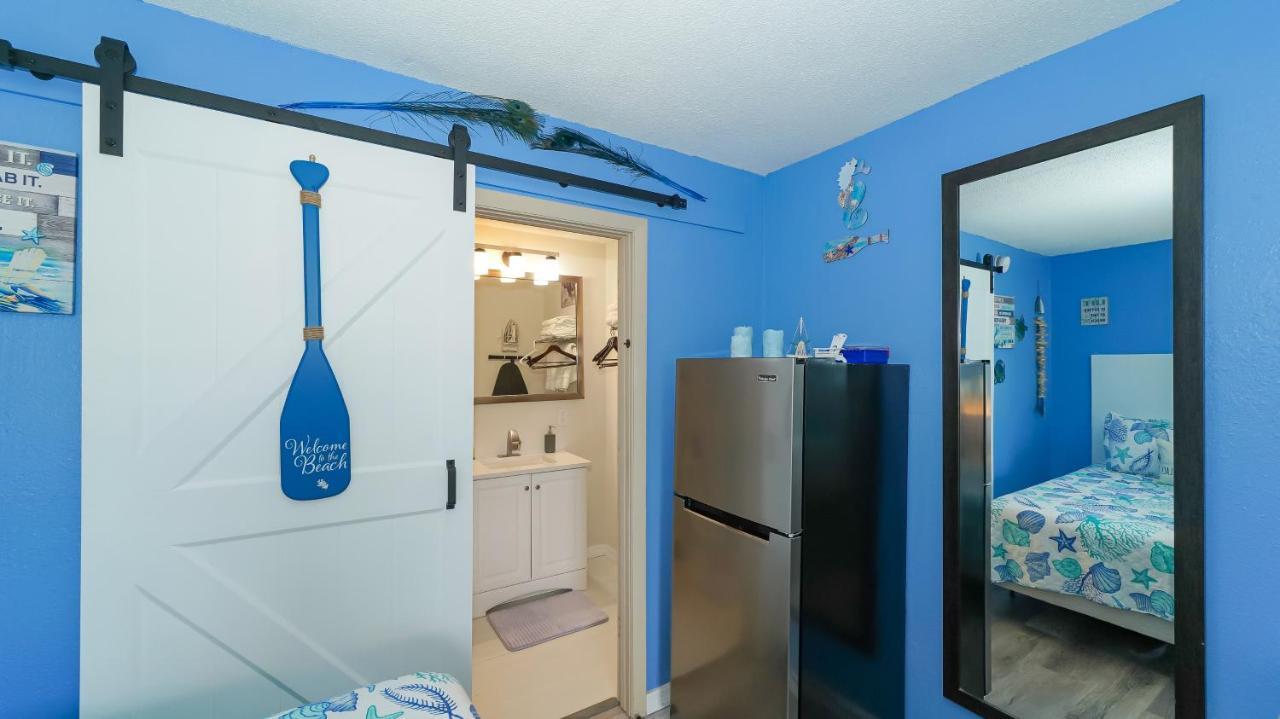 Heated Pool, Fireplace, 70" Tv, Waterfront & More! Sarasota megye Kültér fotó
